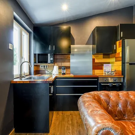 - Rhona Apartmán Caderousse